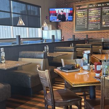 BJ's Restaurant & Brewhouse - BJ's dining room. - New American Near Me - Houston, Texas