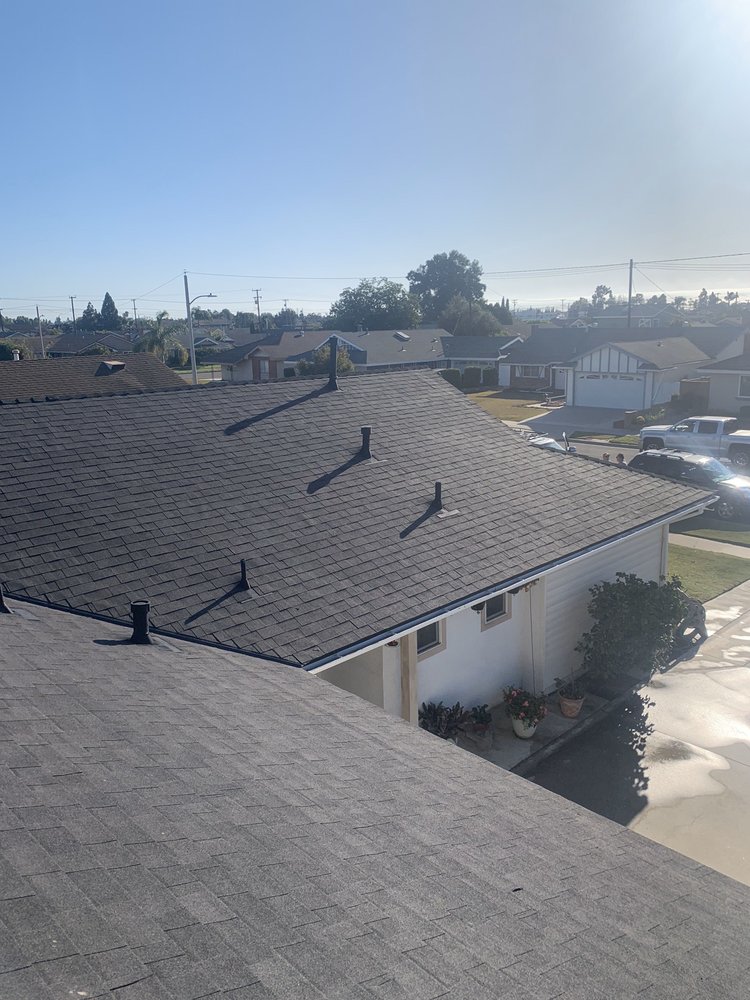 Slide of R&A Roofing