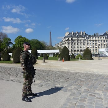 Hôtel des Invalides - soldier and the Eiffel Tower - Landmarks & Historical Buildings Near Me - Paris, 75