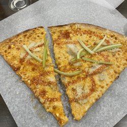 slab pizza - Buffalo Chicken - Yummy