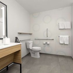 Guest room bath
