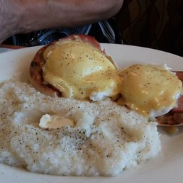 Crab Cake Eggs Benedict