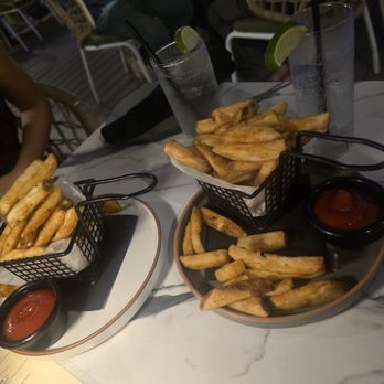 MIA Cafe Lounge - Fries - American Near Me - Waterbury, Connecticut