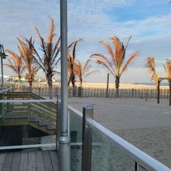 Jenkinson's Pavillion - Outside area