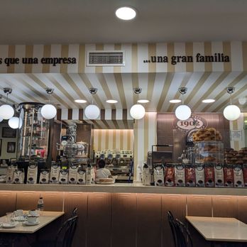 Chocolatería 1902 - The prep area - Breakfast & Brunch Near Me - Madrid, M