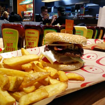 Burgerista - Blue Cheese Burger mit Pommes. - Burgers Near Me - Oberhausen, NW