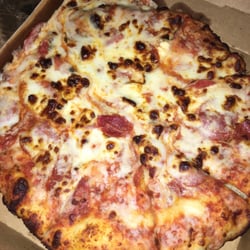 Domino's Pizza - The smell of stinky cheese filled the air.. It was too much.