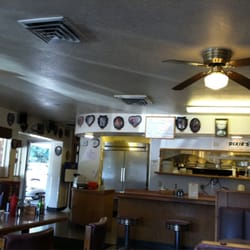Dixie's Cafe - Kitchen & counter seating
