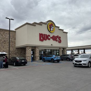 Buc-ee’s - Front entrance - Gas Stations Near Me - Goodyear, Arizona Buc-ee’s - Front entrance - Gas Stations Near Me - Goodyear, Arizona