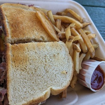 Mama Bear’s Kitchen - Pastrami - Food Trucks Near Me - Waimea, Hawaii