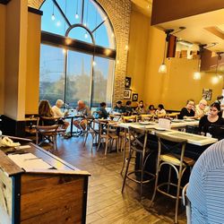 Pizzo's Pizzeria and Wine Bar - Dinning room at pizzos.