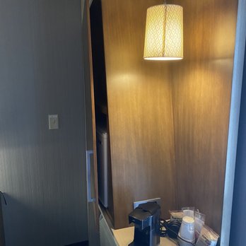Courtyard by Marriott Salt Lake City Layton - Cabinet that doesn't close - Hotels Near Me - Layton, Utah