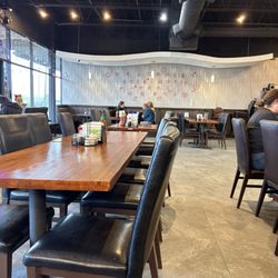 King Noodle Asian Restaurant - Inside dining area