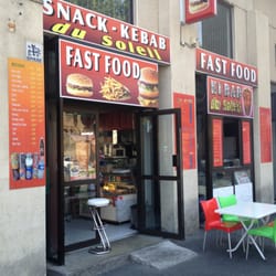 Kebab du Soleil - The storefront. Just outside the walls.