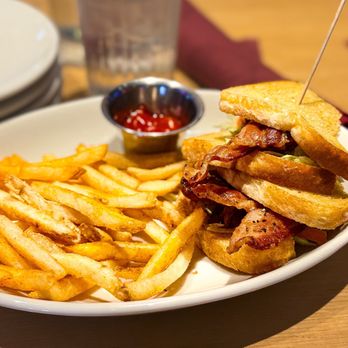 Twin Peaks - Sports Bars Near Me - Louisville, Kentucky Twin Peaks - Sports Bars Near Me - Louisville, Kentucky