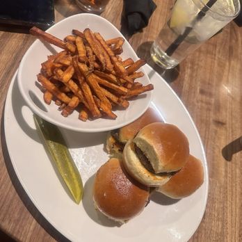 Yard House - Classic Sliders, Sweet Potato Fries & Lemon Water ! - New American Near Me - Rancho Mirage, California Yard House - Classic Sliders, Sweet Potato Fries & Lemon Water ! - New American Near Me - Rancho Mirage, California