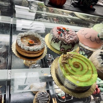 Primrose Bakery - Halloween Cakes - Bakeries Near Me - Pleasanton, California Primrose Bakery - Halloween Cakes - Bakeries Near Me - Pleasanton, California
