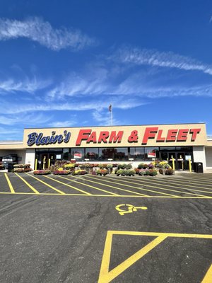 BLAIN'S FARM & FLEET - Belvidere, IL