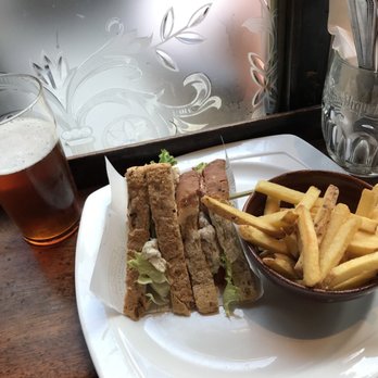 Nicholson's - Club and a beer for £8.95. Good for the price. - Pubs Near Me - London, XGL Nicholson's - Club and a beer for £8.95. Good for the price. - Pubs Near Me - London, XGL