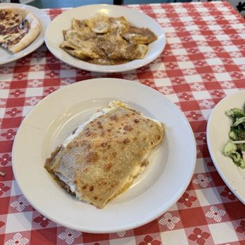 Susy’s Kitchen - Pork lasagna and short rib ravioli - Burgers Near Me - Midvale, Utah Susy’s Kitchen - Pork lasagna and short rib ravioli - Burgers Near Me - Midvale, Utah