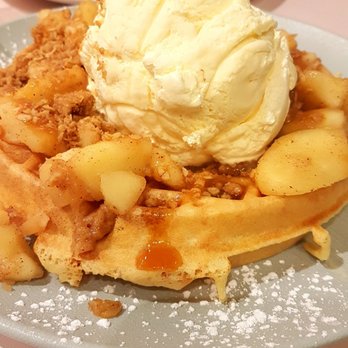 Demetres Downtown Markham - Pomme Pilot - Desserts Near Me - Markham, Ontario Demetres Downtown Markham - Pomme Pilot - Desserts Near Me - Markham, Ontario