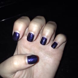 Almost 2 week old gel manicure still lookin good!!