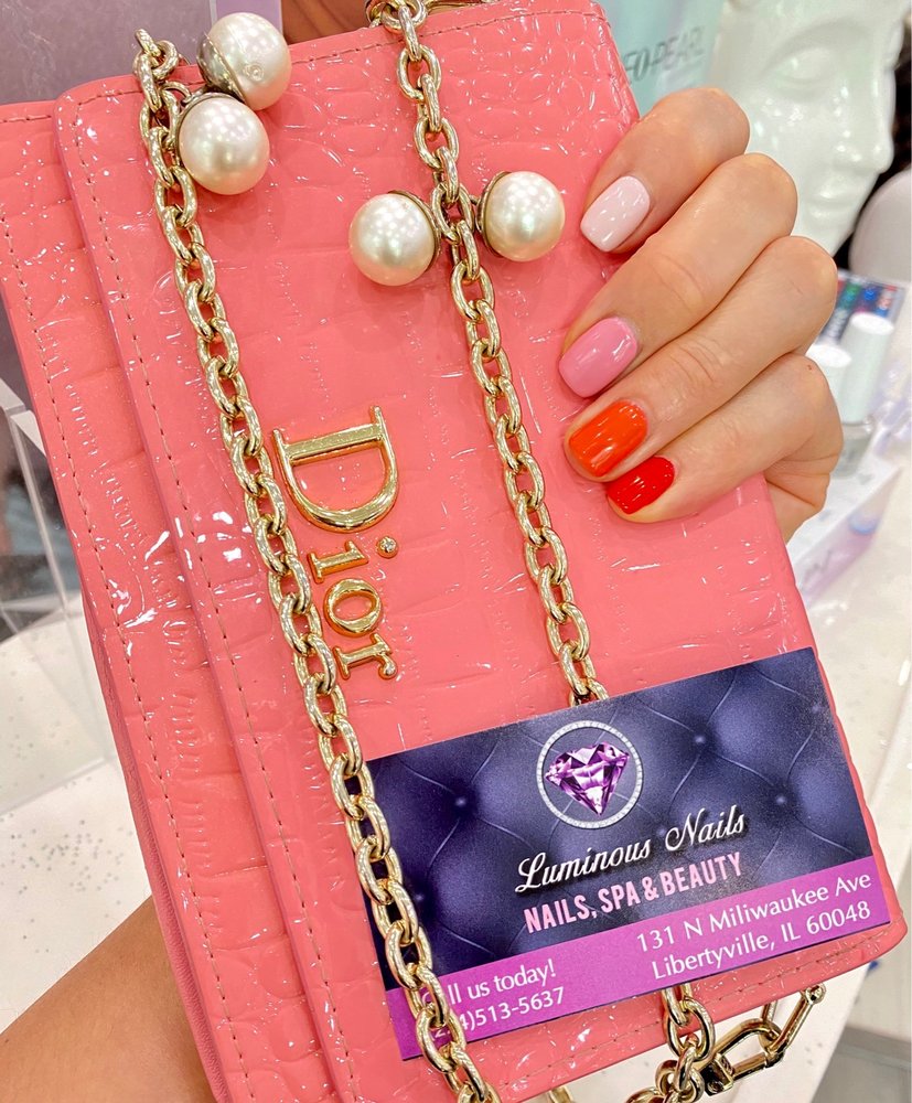 LUMINOUS NAILS AND BEAUTY Updated September 2024 82 Photos & 52 Reviews 131 N Milwaukee