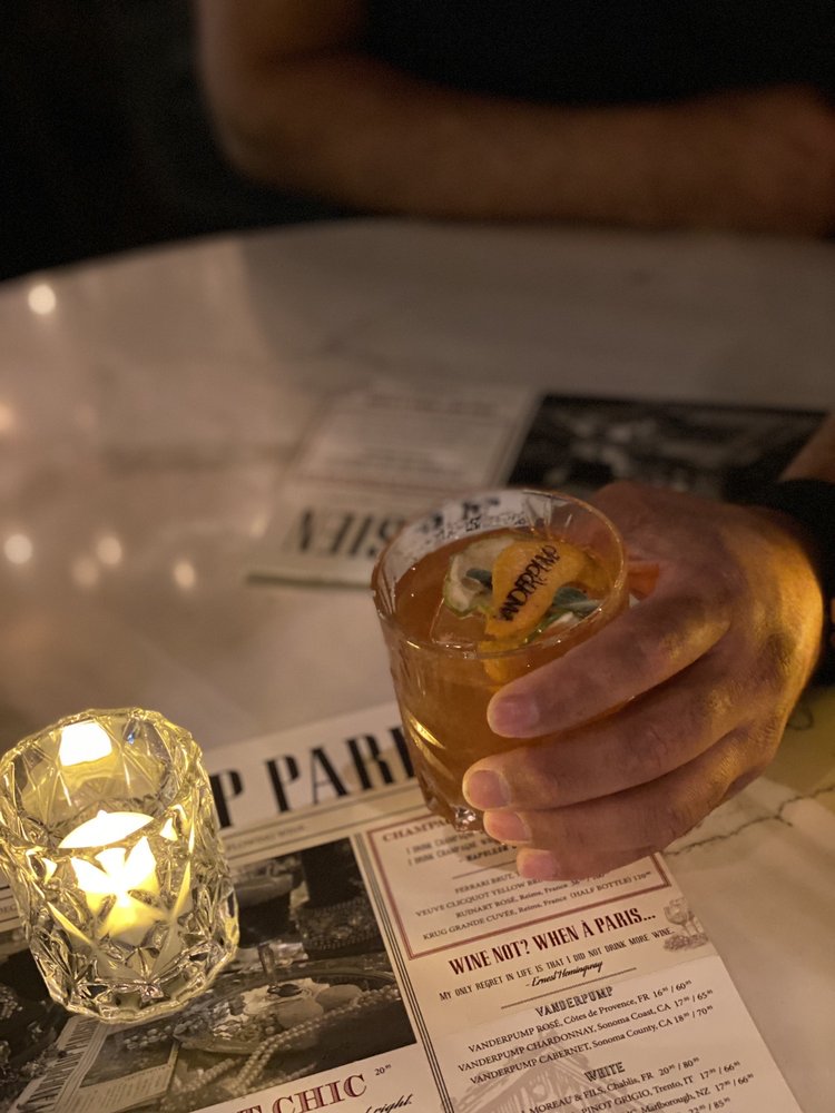 Social spots from Vanderpump à Paris