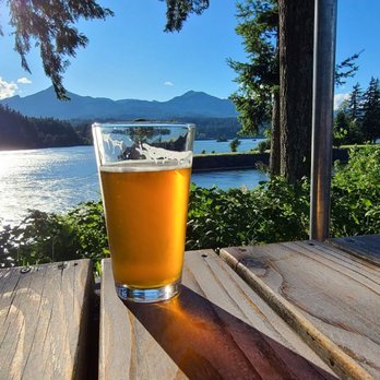 Thunder Island Brewing - Amazing view. Great beer. Tasty food. What more could you want? - Breweries Near Me - Cascade Locks, Oregon Thunder Island Brewing - Amazing view. Great beer. Tasty food. What more could you want? - Breweries Near Me - Cascade Locks, Oregon