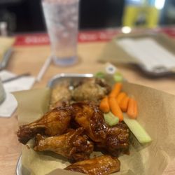 Buffalo Wild Wings - 10 Traditional Wings