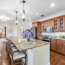 Tequesta Terrace - Country Kitchen