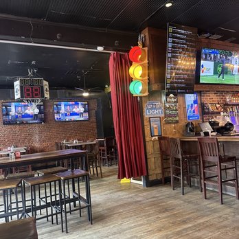 Ed's Tavern - American Near Me - Charlotte, North Carolina