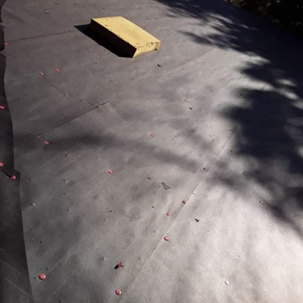 Slide of YFM Roofing