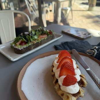 Cloud9 Coffee - Croffle and avocado toast - Coffee & Tea Near Me - Palo Alto, California
