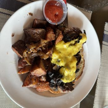 Bistro Punahele Tonnelier - Tartine Steak - Breakfast & Brunch Near Me - Oakley, California Bistro Punahele Tonnelier - Tartine Steak - Breakfast & Brunch Near Me - Oakley, California