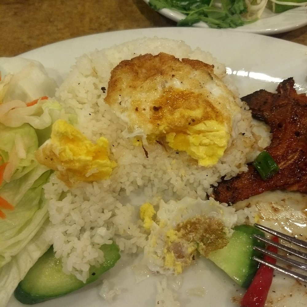 Com Tam Thanh - This place doesn't know how to make a decent fried egg. Yolk was not runny at all! - Vietnamese Near Me - Newark, California