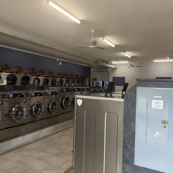 Spin City Laundry - Interior - Laundromat Near Me - Gainesville, Florida Spin City Laundry - Interior - Laundromat Near Me - Gainesville, Florida