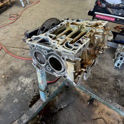 Chris' Little Garage - Engine Rebuild