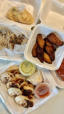 Pupuseria Mama Emilia by null