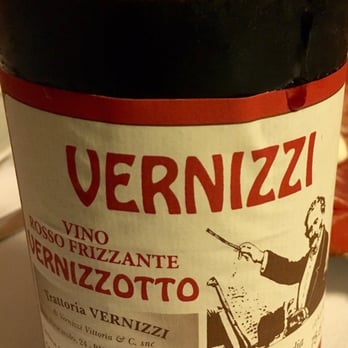 Trattoria Vernizzi - This is the house red, sparkling wine. Not that frilly rosé that you drink with your little finger in the air. - Italian Near Me - Frescarolo, Puerto Rico