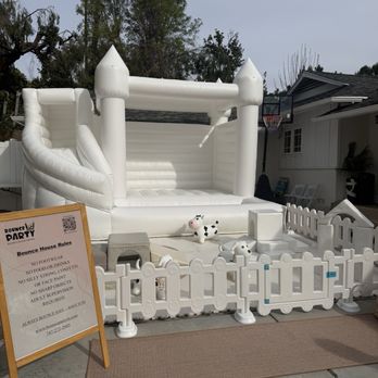 Bounce Party LA - Castle bounce house and full soft play - Bounce House Rentals Near Me - La Canada , California