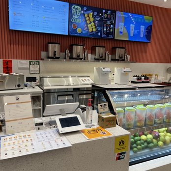 Urban Cova - a counter with a variety of drinks - Bubble Tea Near Me - Toronto, Ontario Urban Cova - a counter with a variety of drinks - Bubble Tea Near Me - Toronto, Ontario