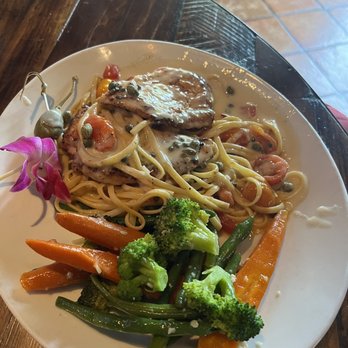 Sur at The Barnyard - Chicken picatta - New American Near Me - Carmel, California Sur at The Barnyard - Chicken picatta - New American Near Me - Carmel, California