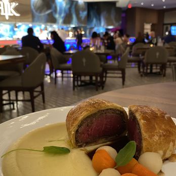 Gordon Ramsay Hell’s Kitchen - Beef Wellington - Bars Near Me - Mashantucket, Connecticut