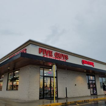 Cold Stone Creamery - My stones shrink when they get cold - Ice Cream & Frozen Yogurt Near Me - Vestal, New York