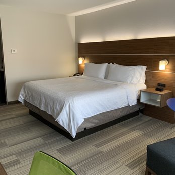 Holiday Inn Express & Suites Moore - Standard King - Hotels Near Me - Moore, Oklahoma Holiday Inn Express & Suites Moore - Standard King - Hotels Near Me - Moore, Oklahoma