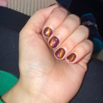 Aksarben Nails - Shellac manicure on natural nails - Nail Salons Near Me - Omaha, Nebraska