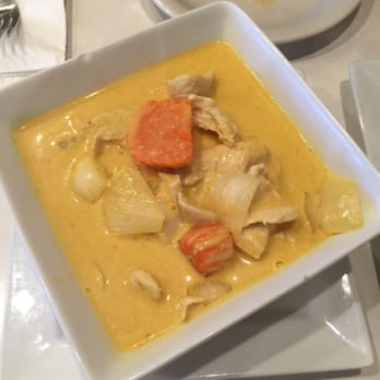 S Thai Food - Yellow curry chicken - Thai Near Me - Temecula, California
