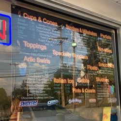 Dell's Sundae Grill - Ice cream options