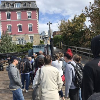 Red Fish Blue Fish - Line up before 2pm - Fish & Chips Near Me - Victoria, British Columbia
